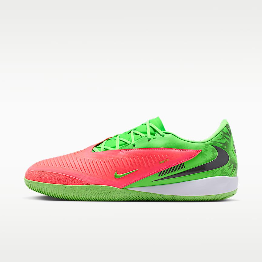 Nike Phantom 6 Low Academy Indoor Court Football Shoes. Nike SI